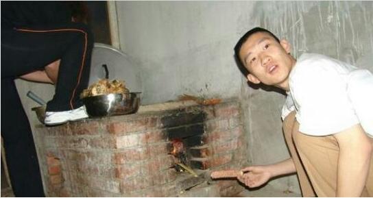 出轨、离婚、欺师灭祖、气得师娘下跪，曹云金与郭德纲的恩怨始末