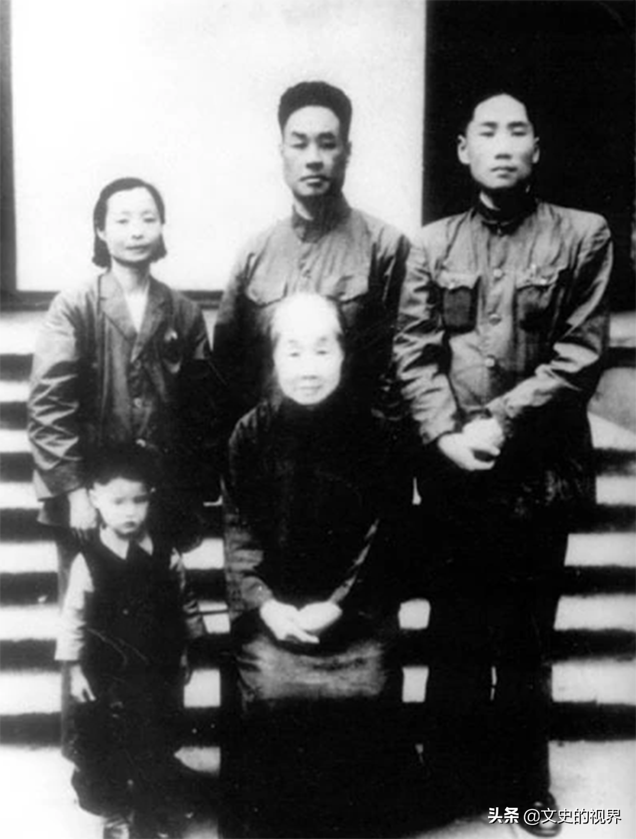 2007年毛岸青在北京逝世，病逝前嘱咐毛新宇：我要和妈妈葬在一起