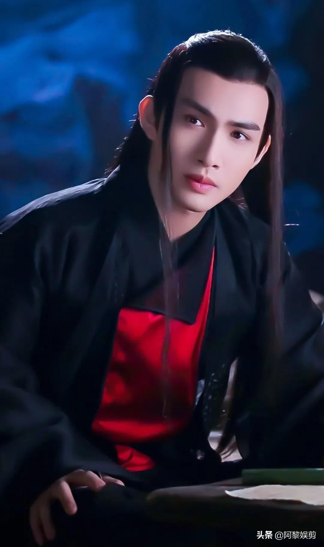 张彬彬太帅了，帅得无可挑剔，带着淡淡的悲伤