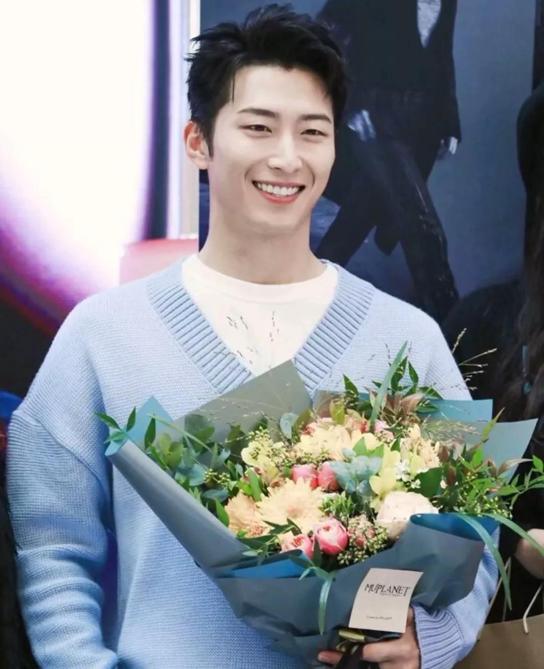 养眼啊～～窦骁