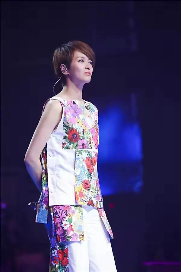 短发女神 梁咏琪