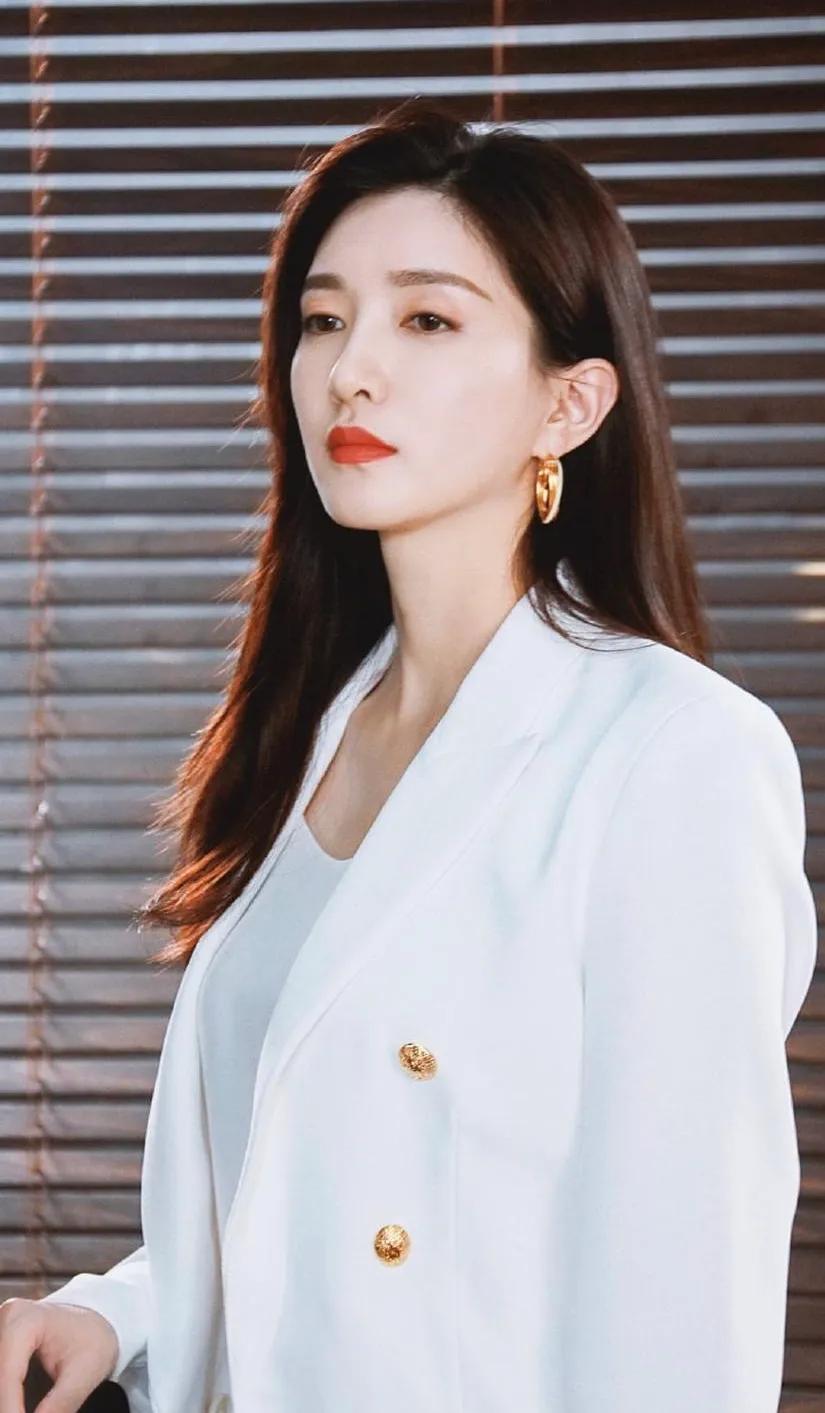 女星江疏影—温柔如水，美丽动人