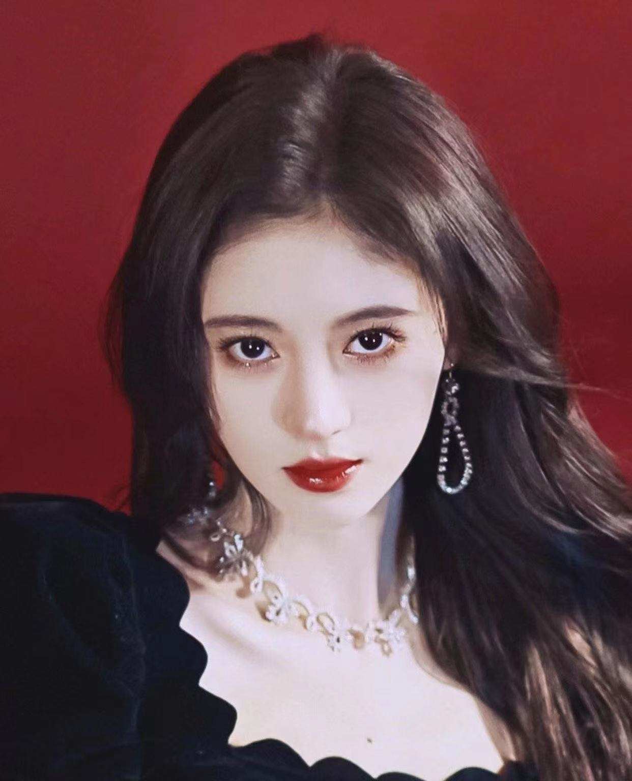 鞠婧祎倒三角眼妆太绝了！新手小白也能轻松get