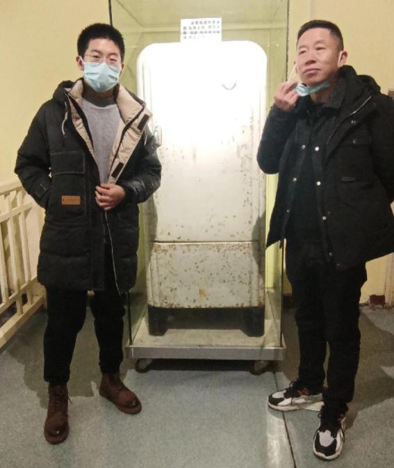孙卓整理18岁生日礼物，唯独对口罩爱不释手，网友直夸：有前途