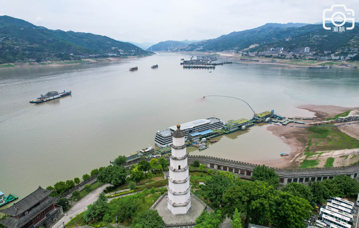 奉节耀奎塔，建成后当地连中五名进士，是川江航运的安全塔