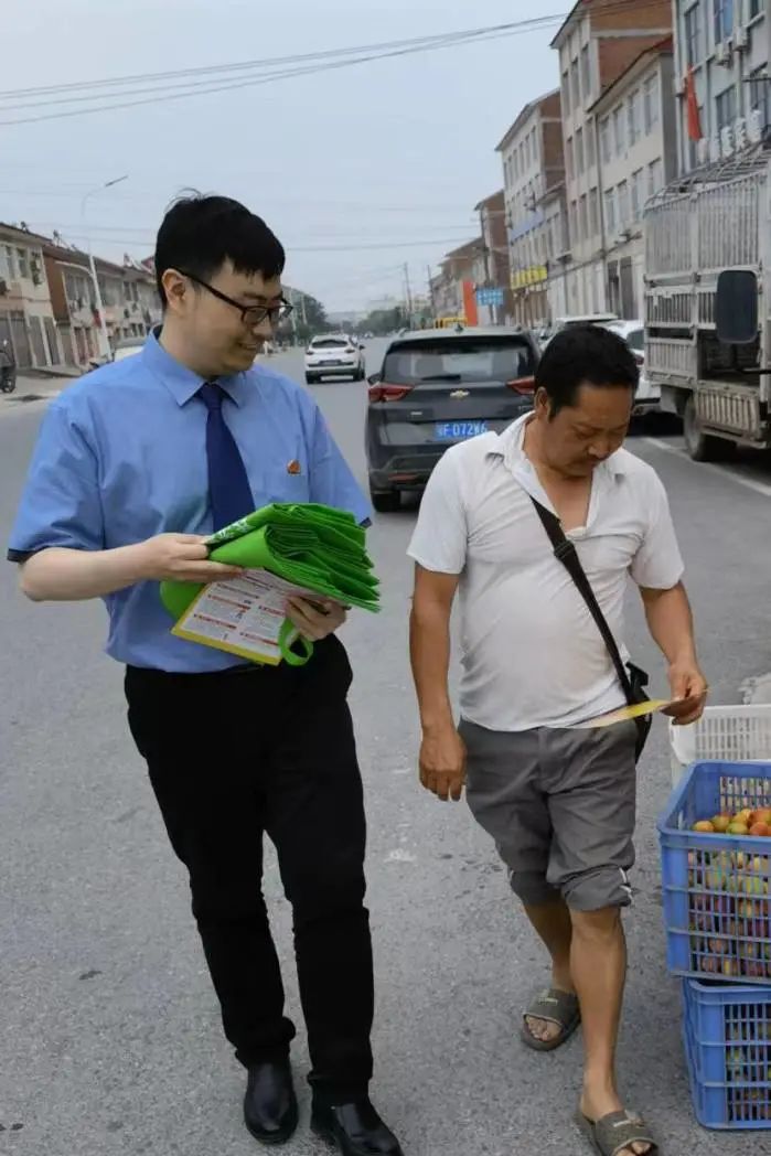 普法宣传遍地开 群众乐享“法律餐”