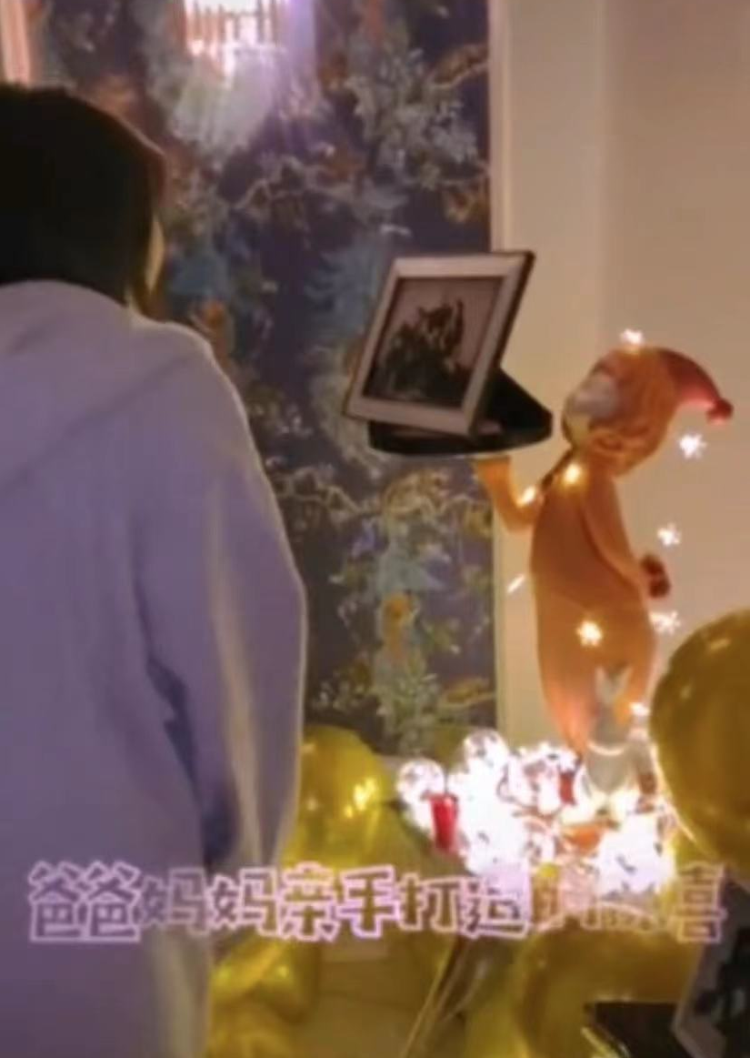 章子怡为继女举办生日宴，送手写信场面感人，5岁醒醒还自制礼物