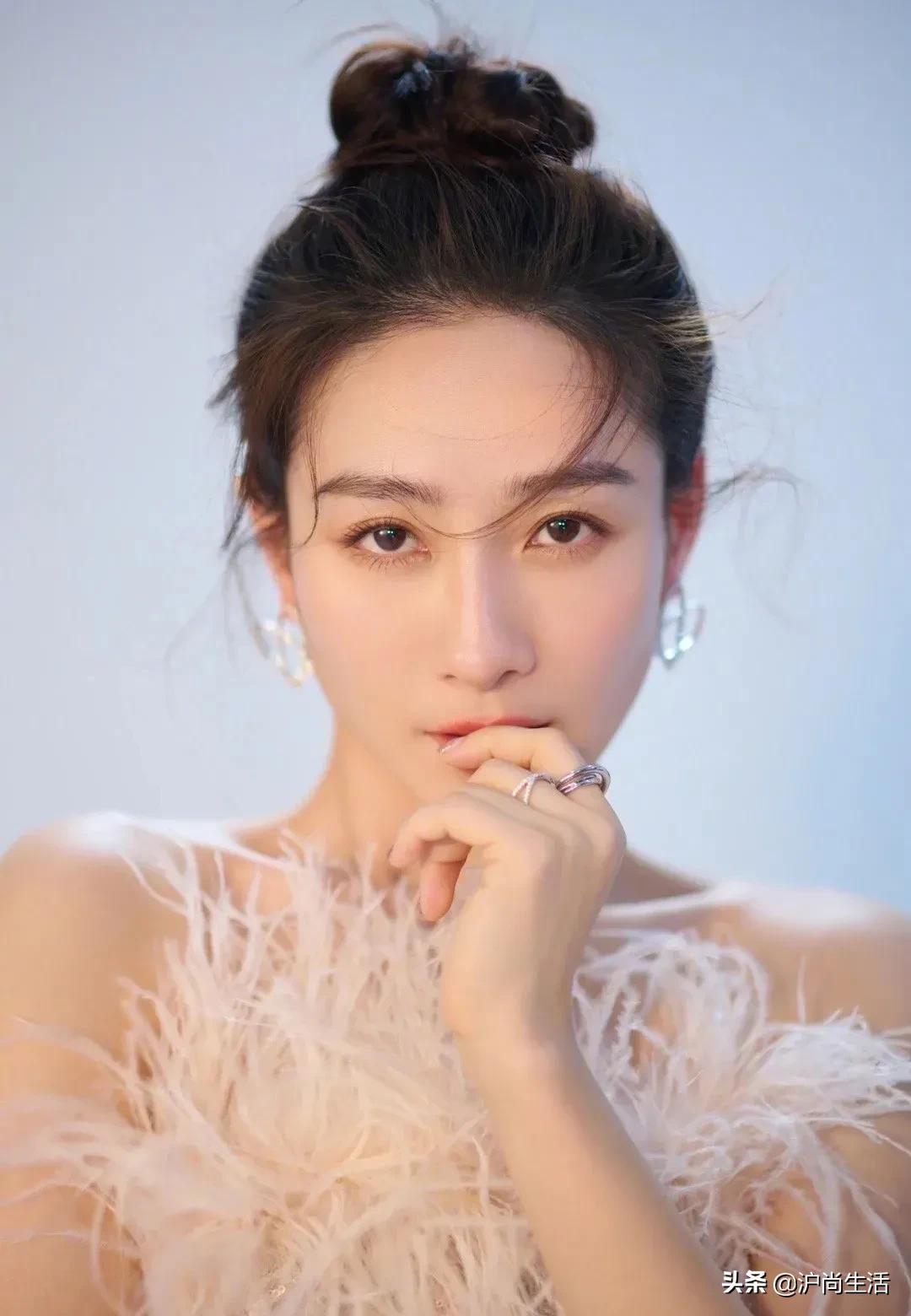 陶昕然：气质优雅，成熟迷人，漂亮大方