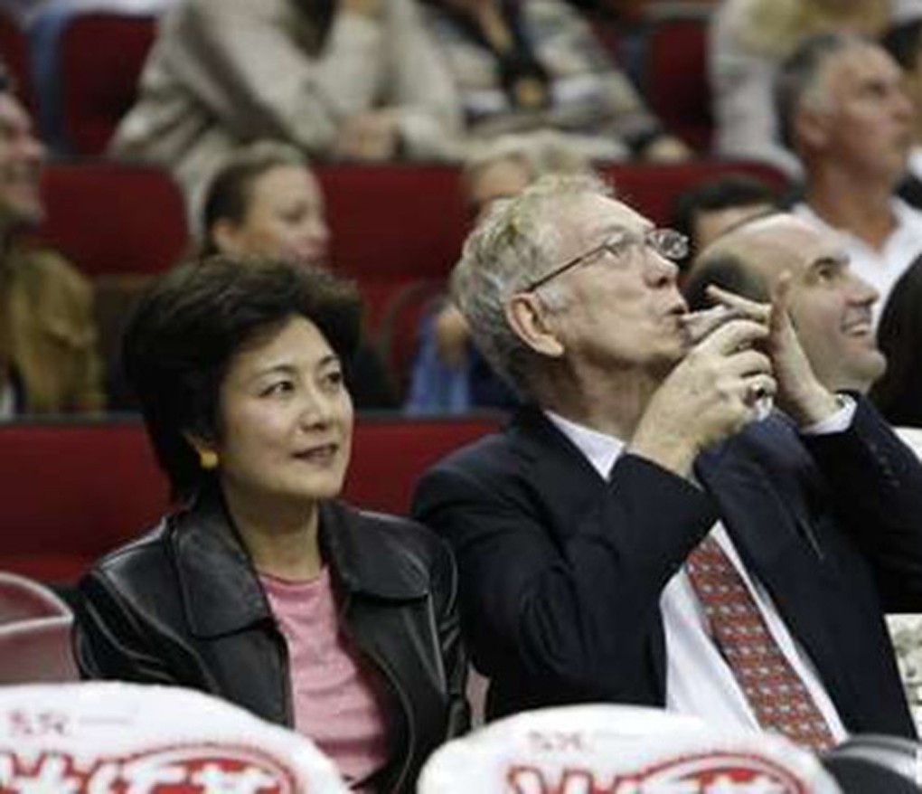 演员陈烨：巅峰时赴美留学，嫁美国丈夫生二子，如今她值得吗？