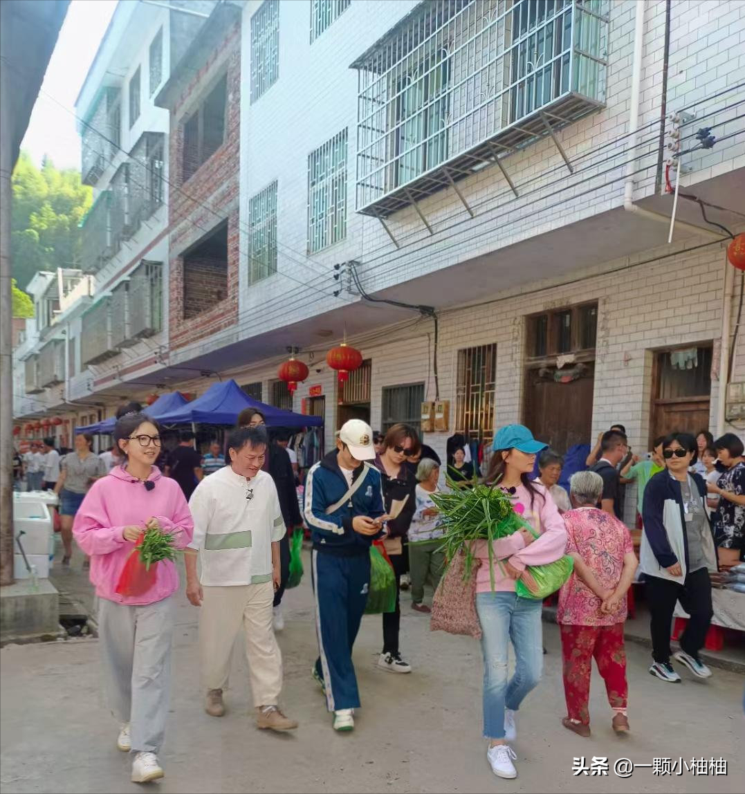 中餐厅6路透 黄晓明 尹正 殷桃 陈立农 章若楠 逛菜市场 嘉宾或有张若昀