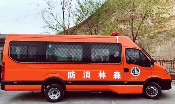 首批依維柯歐勝運兵車圓滿交付，共筑消防“安全墻”