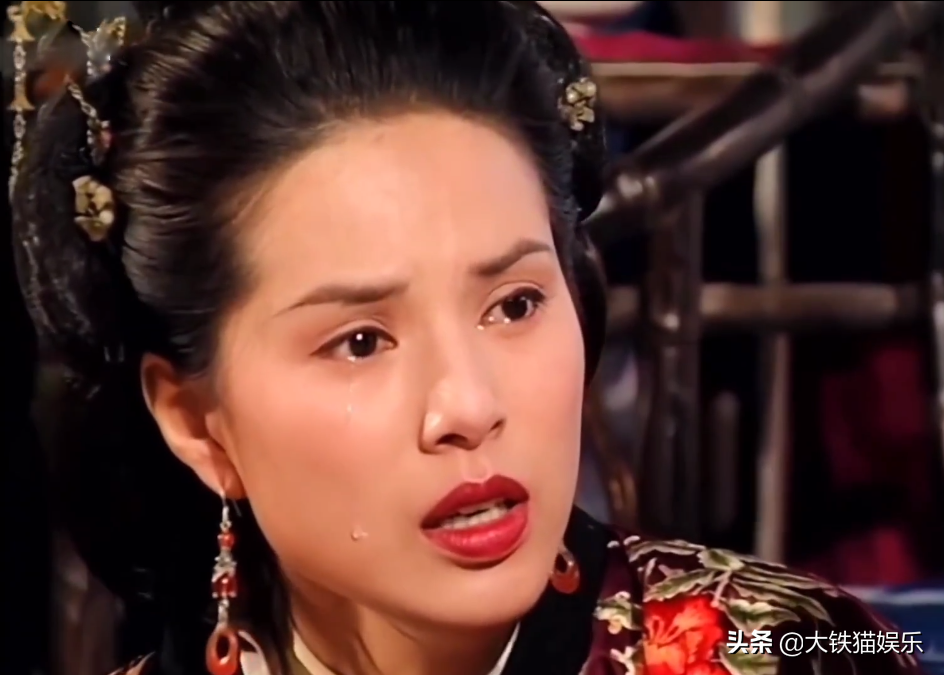 6版《天龙八部》李青萝对比：少时不知舅妈美，光顾看神仙姐姐了