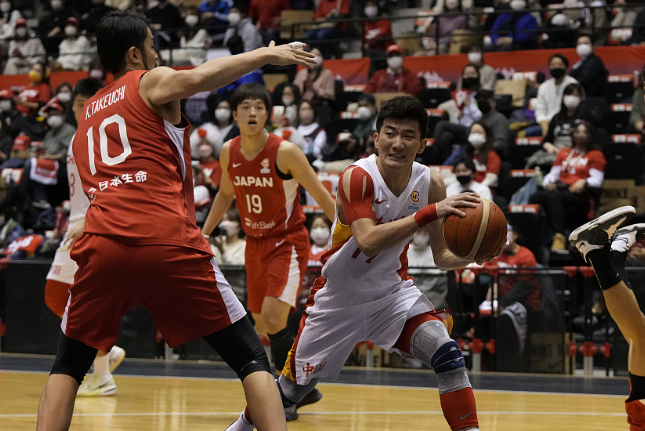 男篮速度跟不上日本？杜锋直接狠狠打脸：郭艾伦快攻你们追得上吗