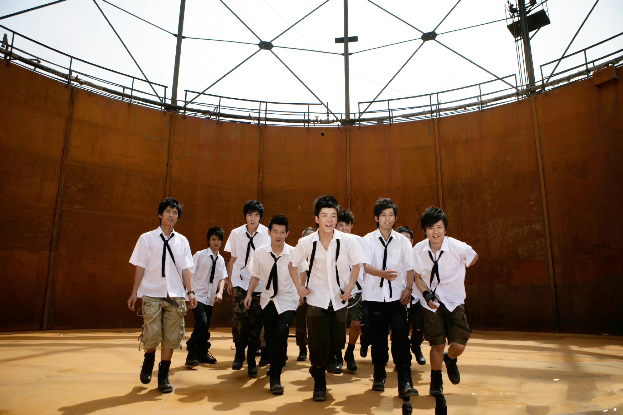 07快男15年往事:入狱,打人,离婚,意外毁容,他们的故事不简单