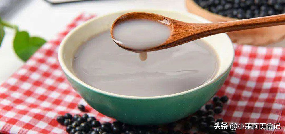 女人25岁以后，别只会敷面膜，多吃“9种”食物，风采动人气色好