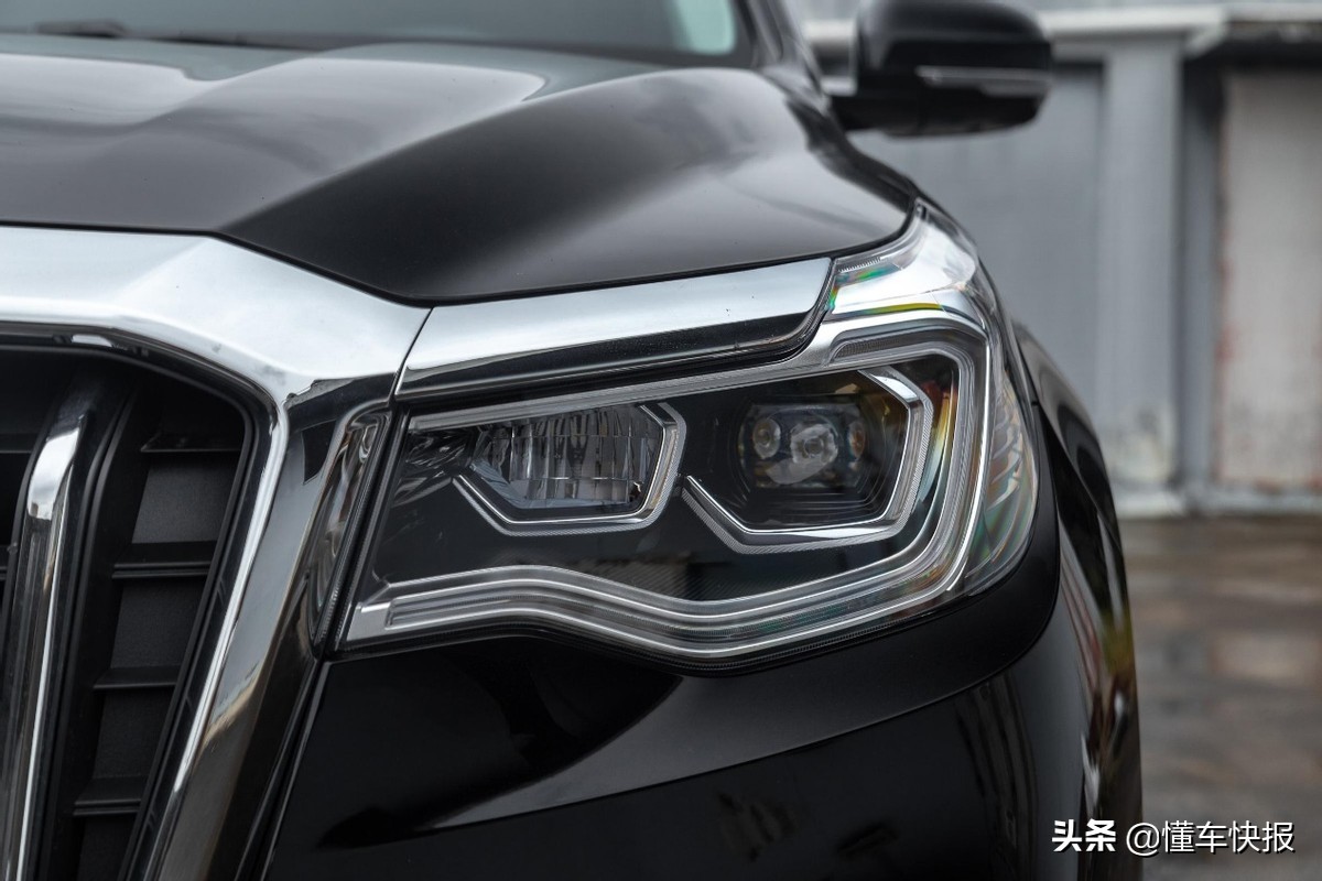 定位中大型SUV，3.0T车型配空气悬架，2022款红旗HS7选购建议