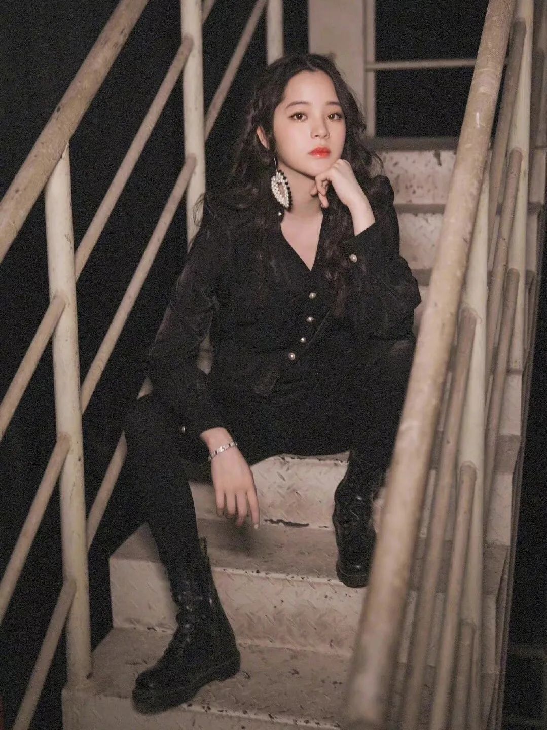 复古港式回潮，只差一头水波纹卷发