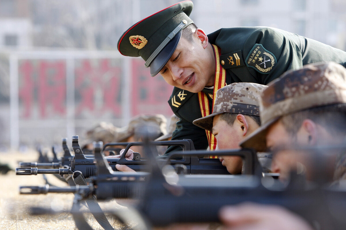 眼睛近视，不符合当兵的要求，大概需要提前多久手术？考虑这几点