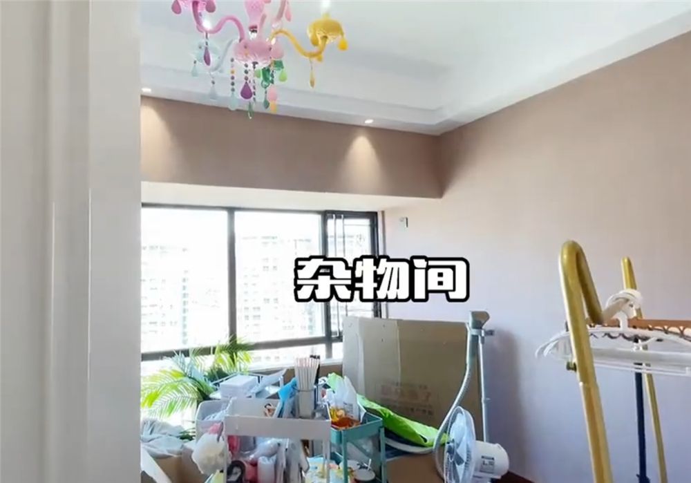 一家六口的405㎡顶层大宅：巧妙利用阁楼，装修出9室4厅5卫