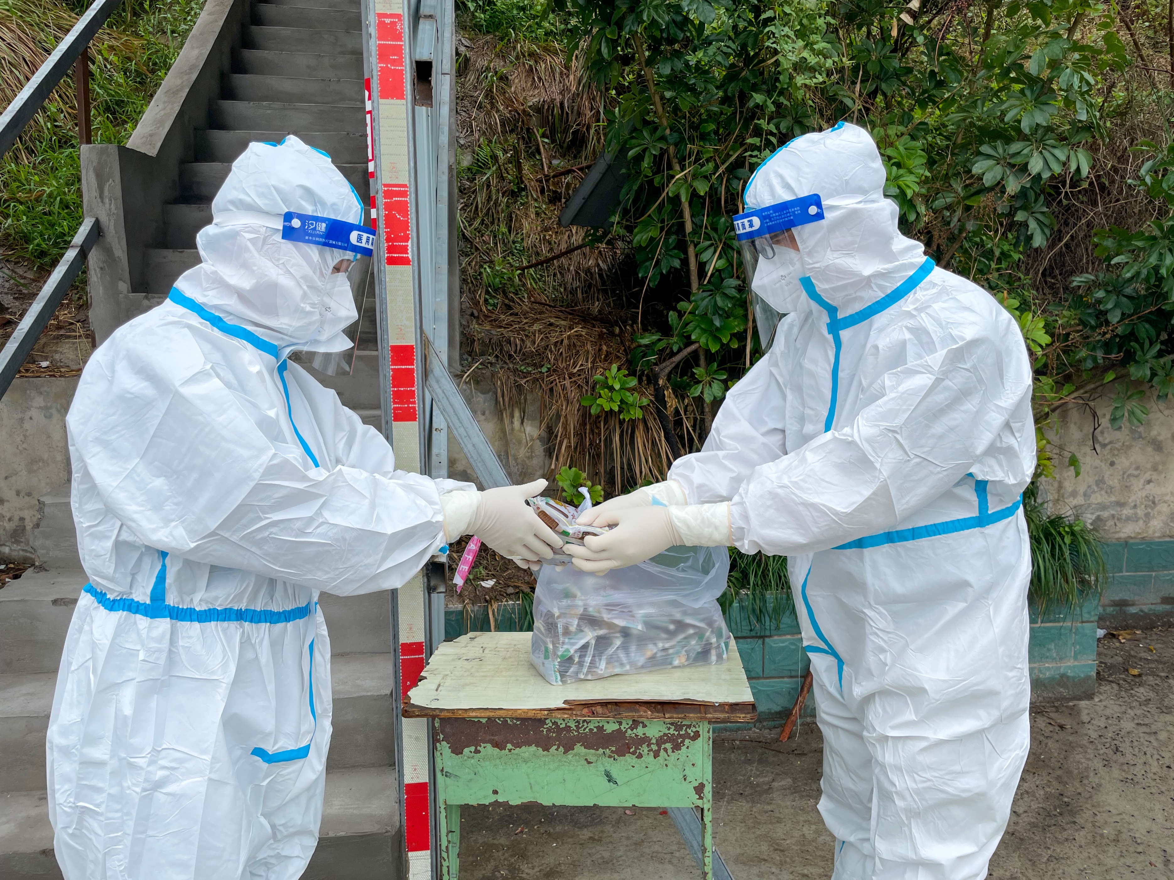 盐亭县中医医院：煎一副中药 设一道防线