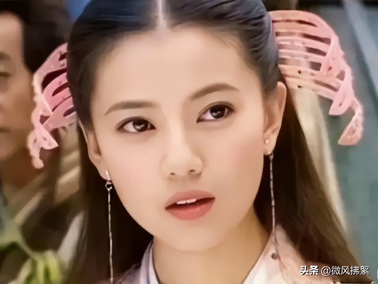 古装剧中的蛇蝎美人，化着最美的妆，做着最心狠手辣的事