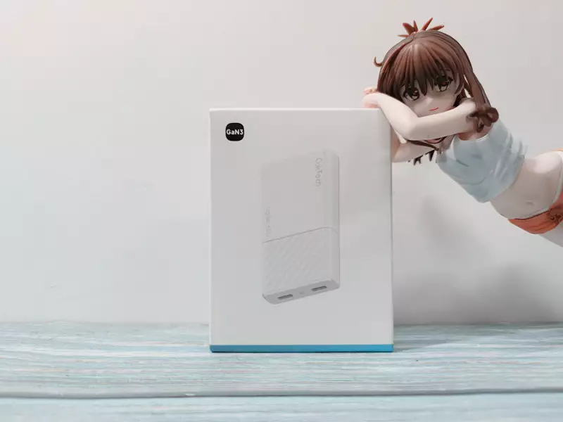 向笨重的充电器说ByeBye！出门带一个就够