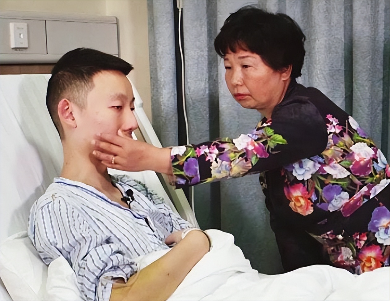 郭希宽罕见直播！怒怼黑粉质疑，重提往事证清白，网友：真能扯