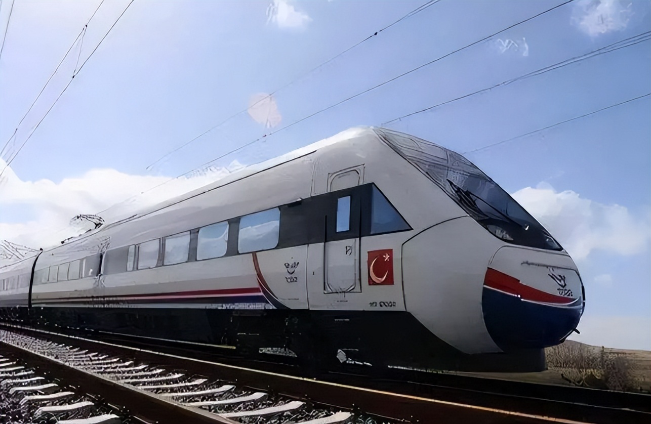 铁路集团公开招聘正式工，月收入8000左右，4类毕业生更容易上岸