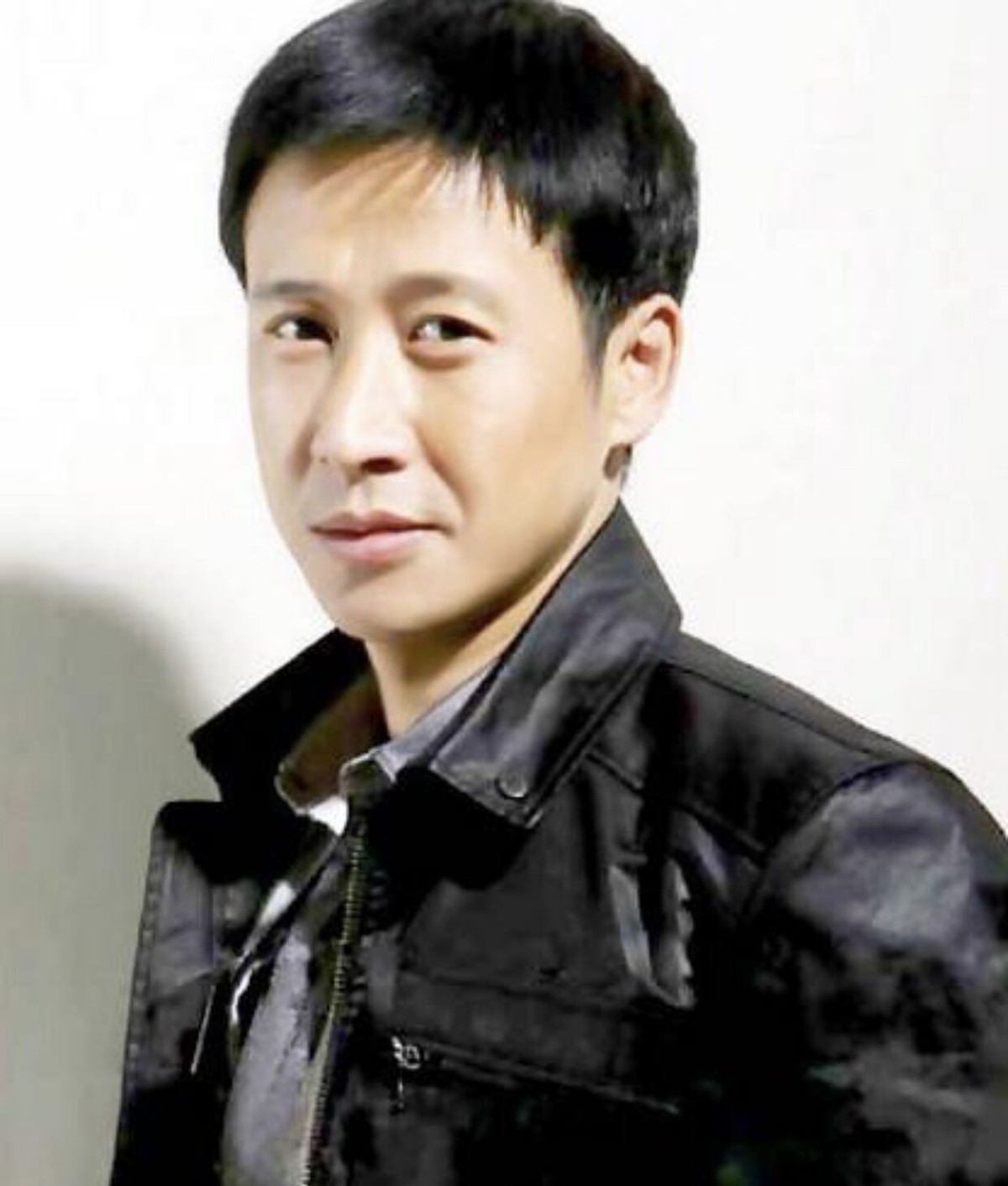 张国强：被前妻嫌穷抛弃，40岁二婚带子娶女明星，如今苦尽甘来