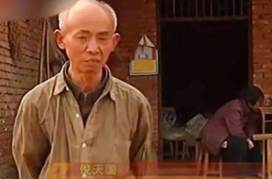 1995年，女大学生被以120元卖给四川一老农，两人和牲畜共住17年