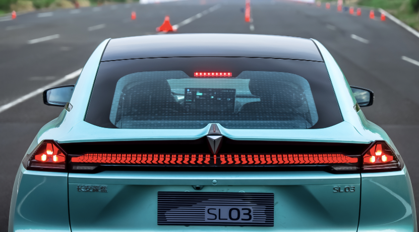 20万级新能源最强登场，深蓝03受到大家关注的因素终于找到了