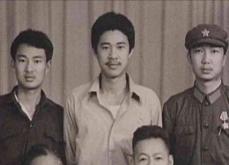 张丰毅和吕丽萍：离婚30年，人生截然不同，亲儿子和继父成一家