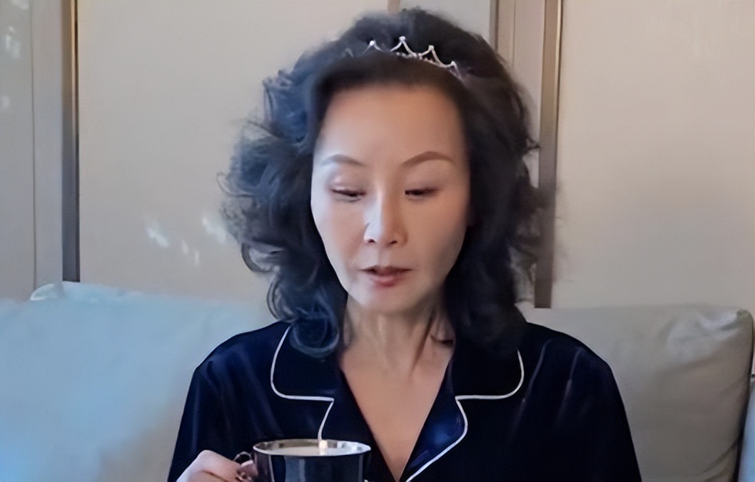 雪瑞姑姑“徐石萍”：58岁孤身赴加留学，花甲之年将生活过成诗歌