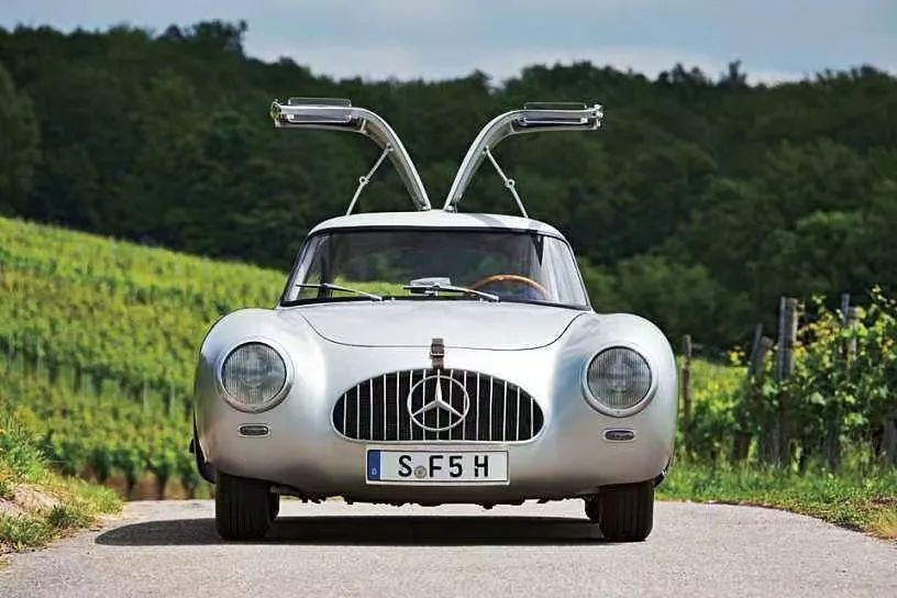 不能飞要翅膀干嘛，电影里这台车真的飞了