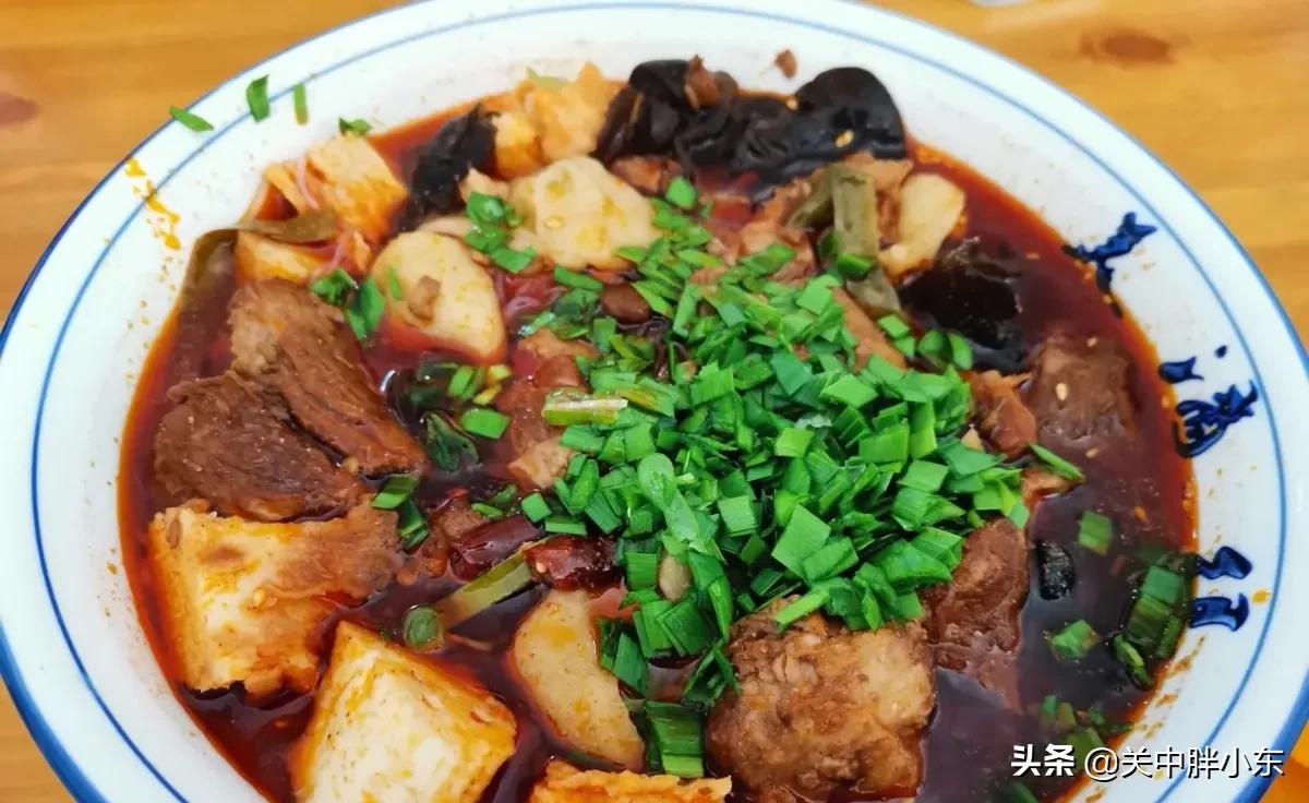 户县美食攻略，从早餐到晚餐，一天往返，口碑馆子和地摊，接地气