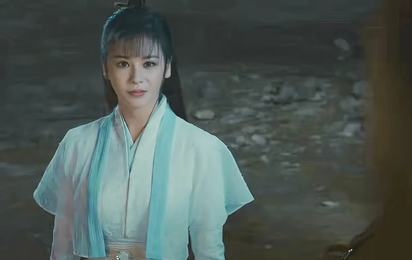 都演“周芷若”，把周海媚，高圆圆和佘诗曼放一起看，差别出来了