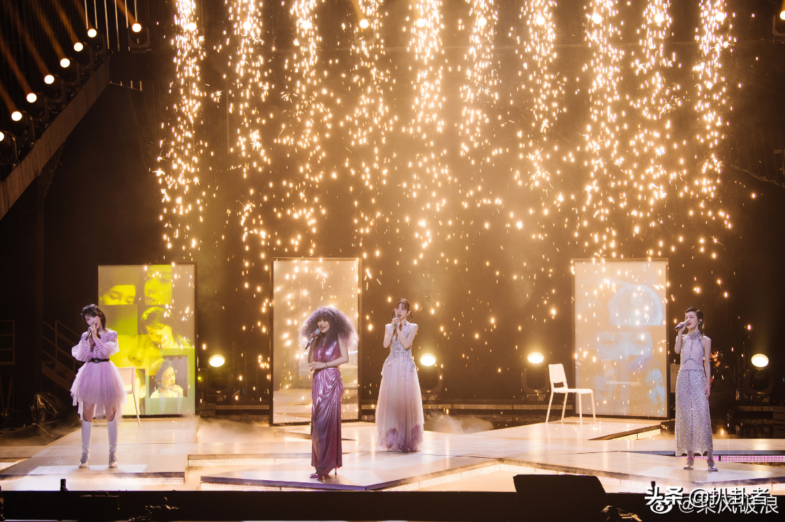 扒姐姐2公造型：那英风衣2万，王心凌穿高定，郭采洁水钻长裙6万