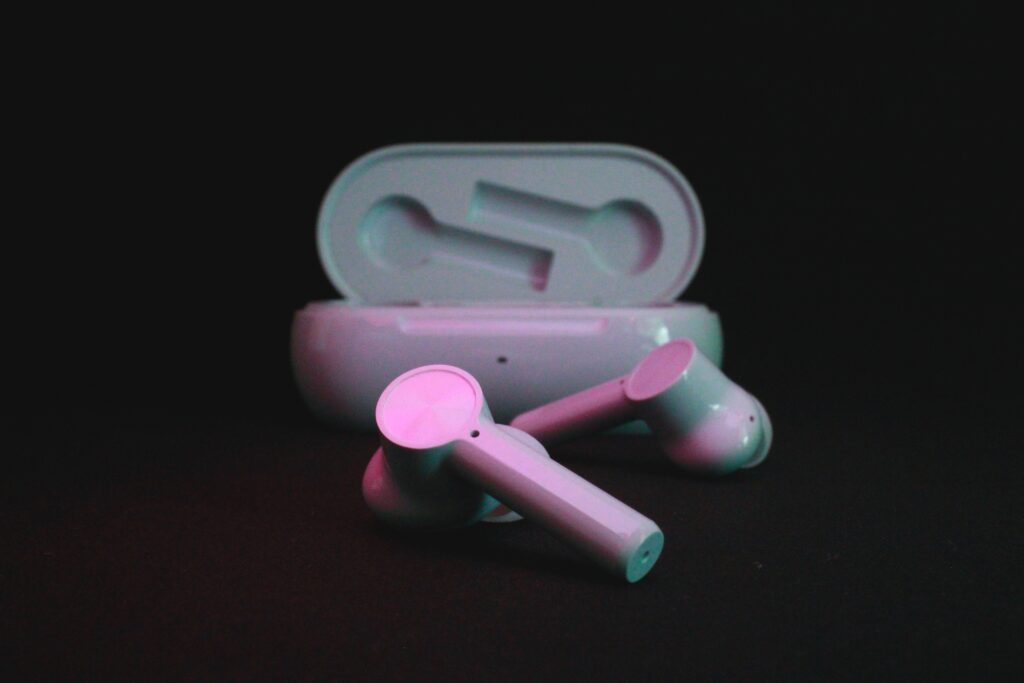 无招和李楠们都有同一个梦想：把中国的“Airpods”卖给老外