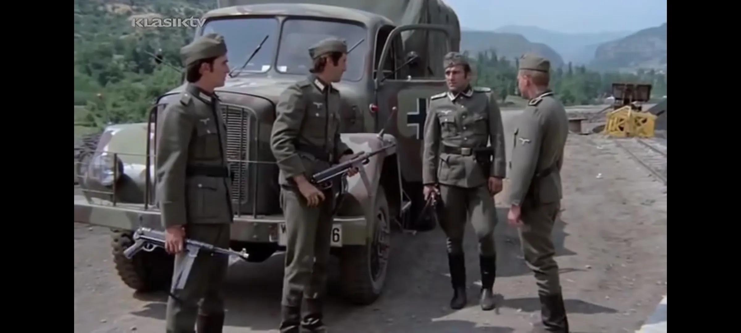 经典电影《瓦尔特保卫萨拉热窝》中的穿帮镜头