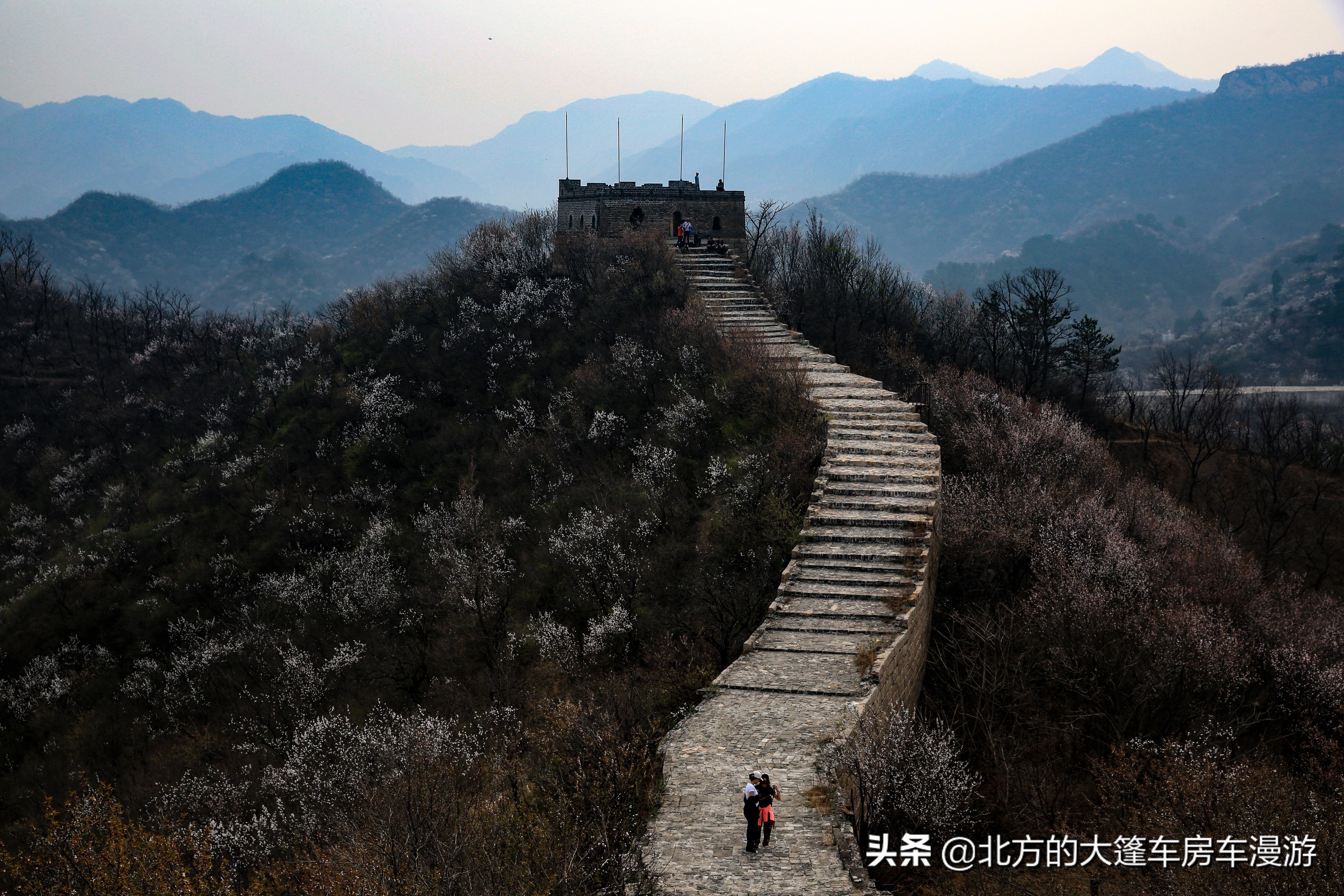 走过北京春天最美的盘山公路去那山桃花盛开的地方——龙泉峪长城