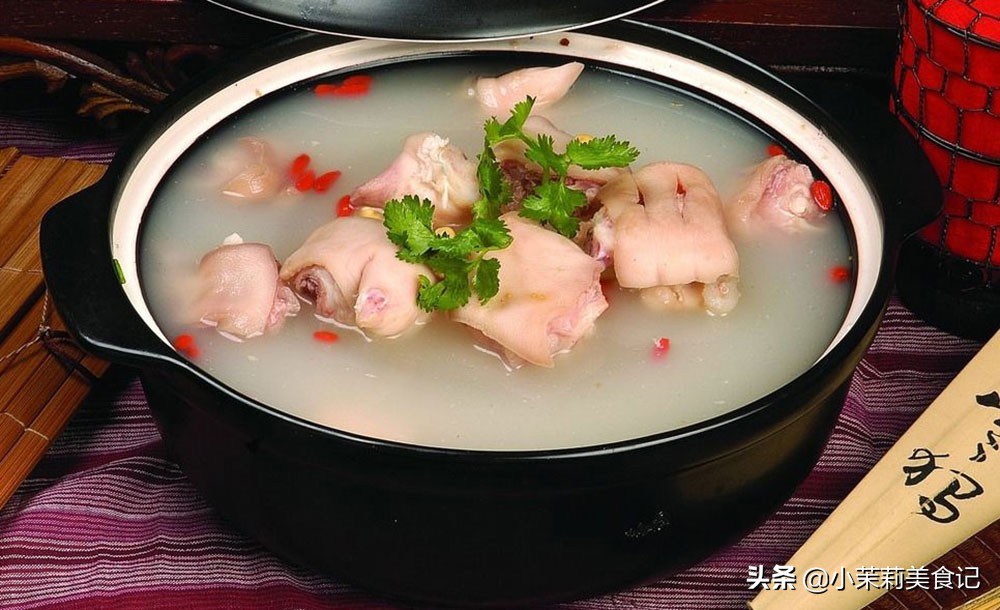 女人25岁以后，别只会敷面膜，多吃“9种”食物，风采动人气色好