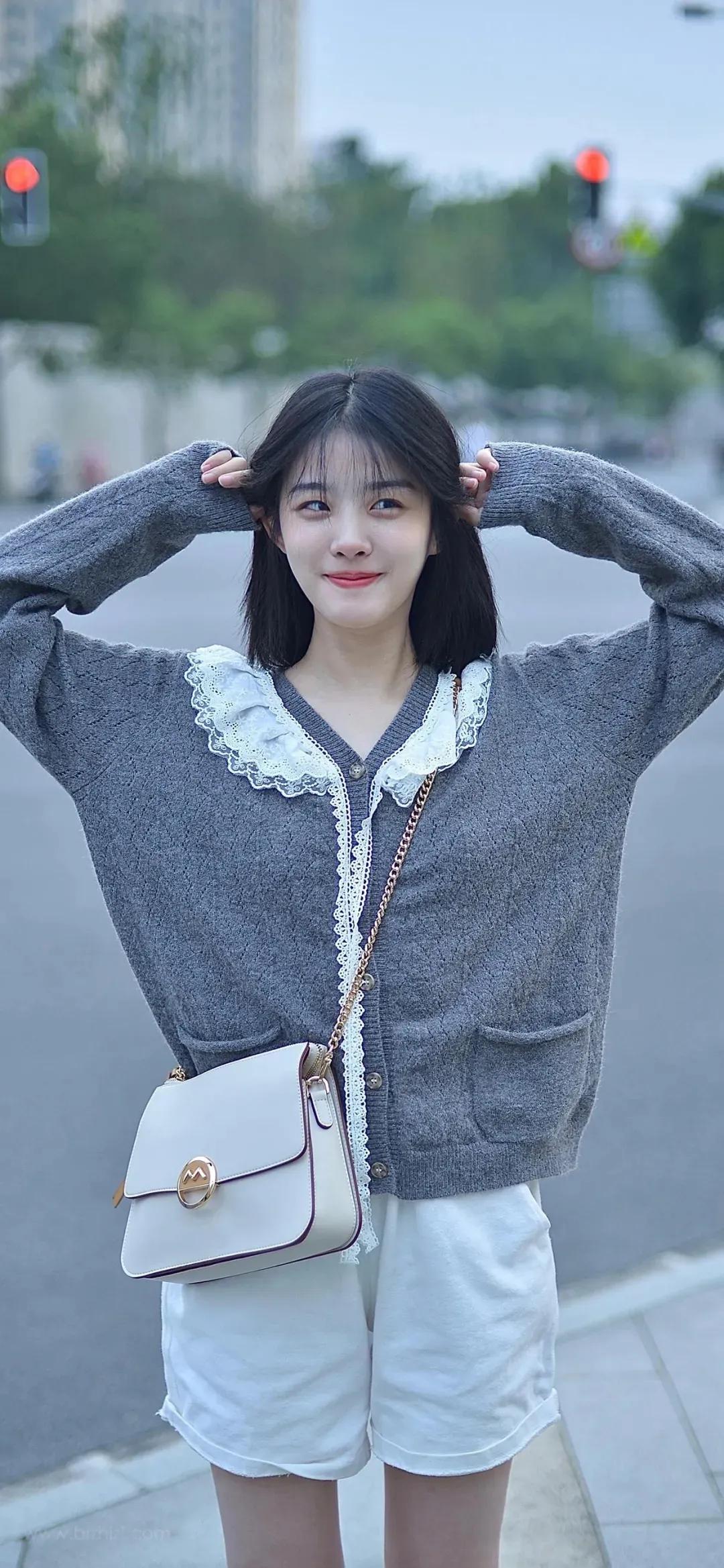 憨桃儿 可爱 清纯全面屏壁纸