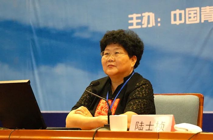 从黑龙江兵团战士到学院院长