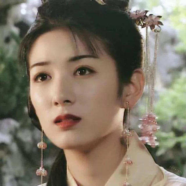 巅峰时刻的黄奕：清纯甜美，温婉大方，气质迷人