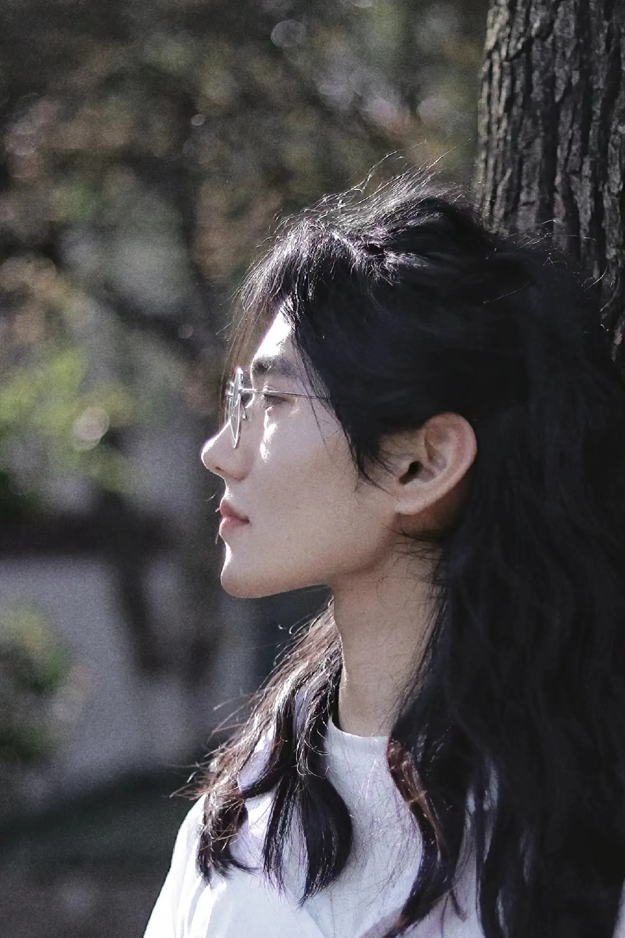 安徽一高校男生走红,长发飘飘且温润如玉,网友:小说照进现实