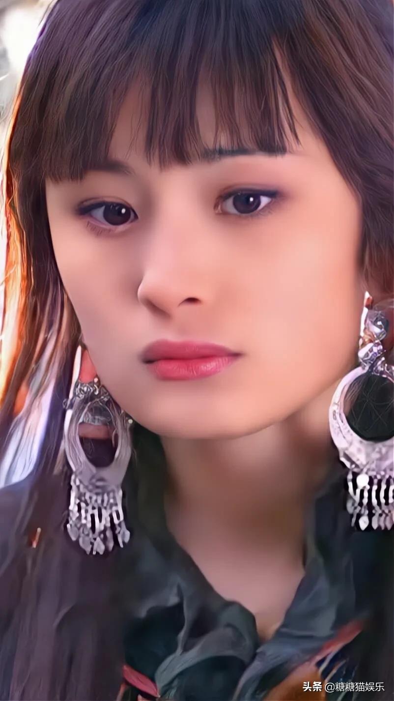 18岁的杨幂：清纯漂亮，灵动可爱