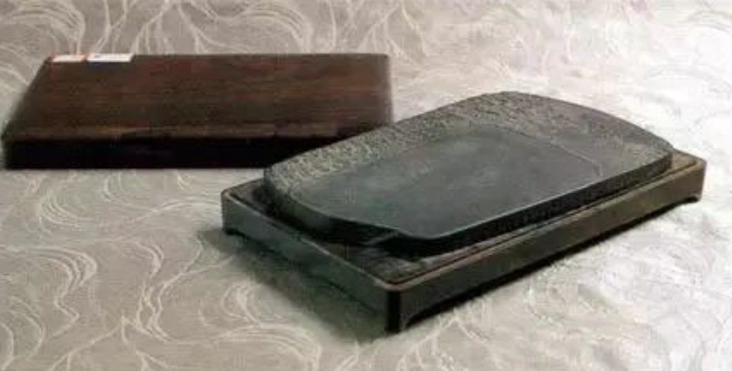 齐白石赠毛主席一幅老牛画，饮酒后欲抢回，毛主席：上面有我名字