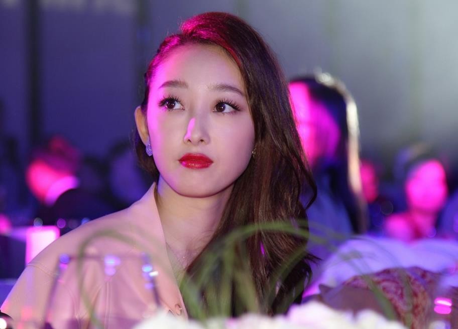 “高开低走”蒋梦婕：从出演林黛玉到小糊咖，综艺除名镜头一剪没