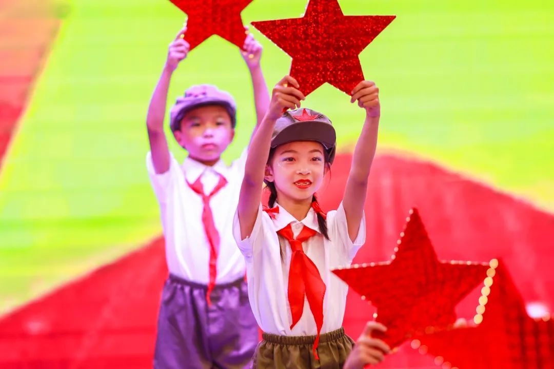 华阳实验小学举行“童星耀五月·艺术绽花开”群舞比赛（续）