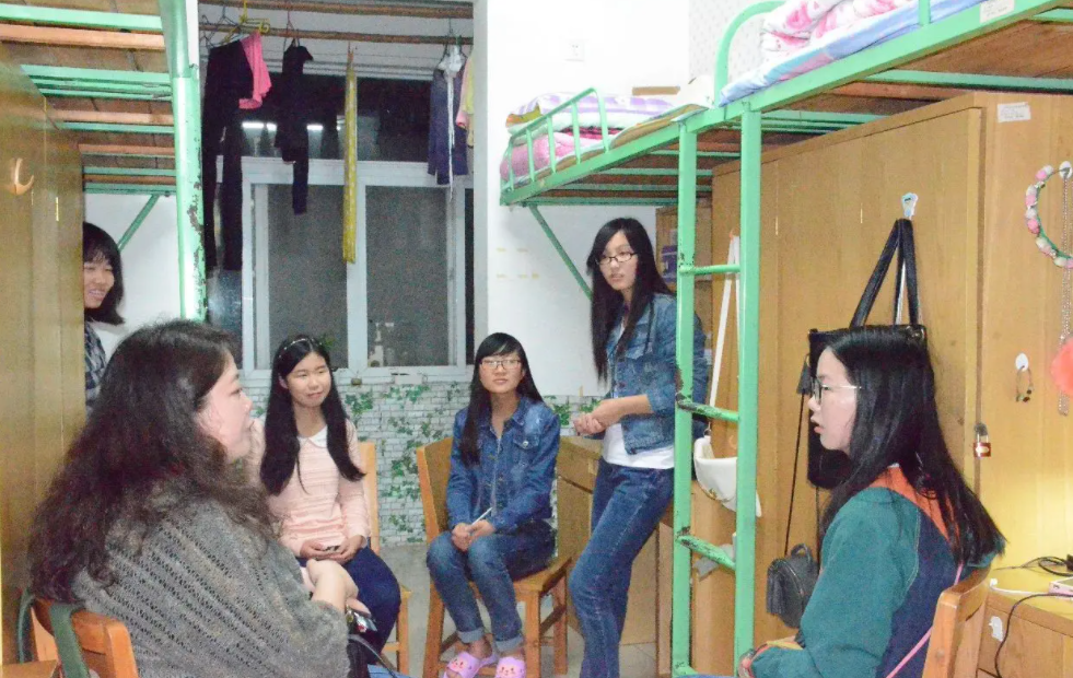 大学生校外租房成趋势，是因为人傻钱多？实则只是想“花钱消灾”